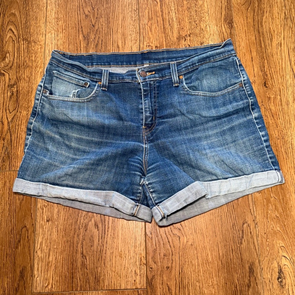 Levis 501 Mid Rise Denim Shorts Medium Wash Cuffed Blue Womens Size 31
